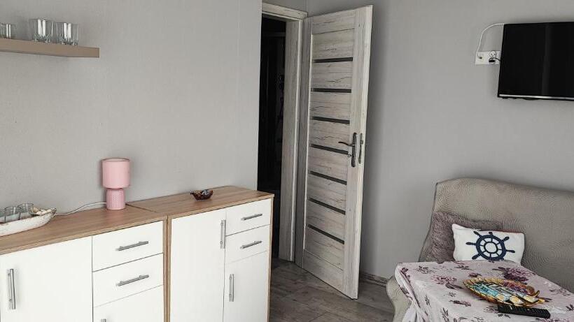 اتاق استاندارد چهار تخته, 4 Foxes