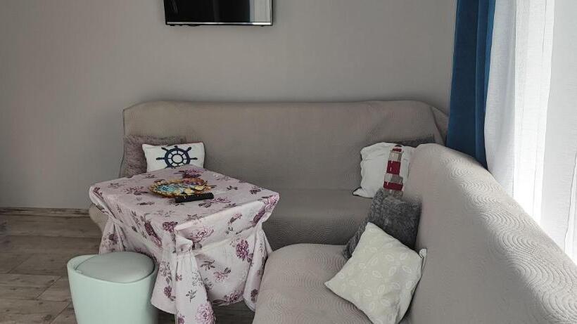 اتاق استاندارد چهار تخته, 4 Foxes