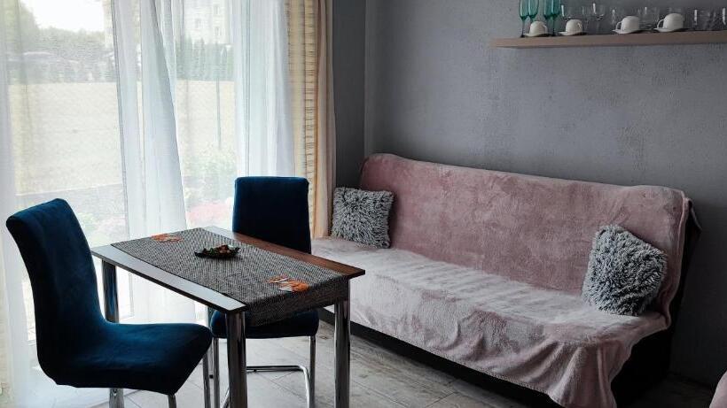 اتاق استاندارد, 4 Foxes