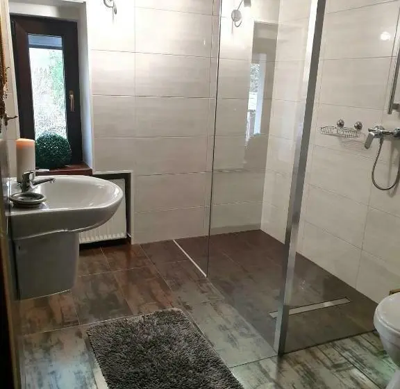 マウンテンビュースイート, Apartamenty I Pokoje Aneta
