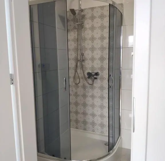 Standard Kolmen Hengen Huone, Apartamenty Monterska