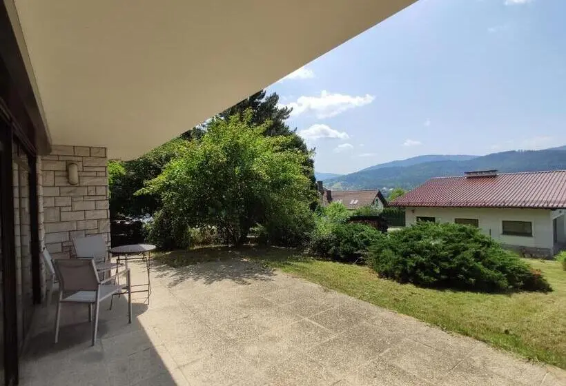 Standard Triple Room with Terrace, Apartamenty Monterska