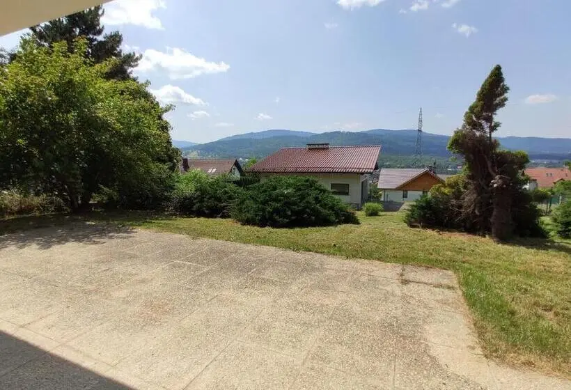 Standard Triple Room with Terrace, Apartamenty Monterska