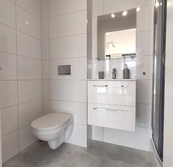Standard Triple Room with Terrace, Apartamenty Monterska