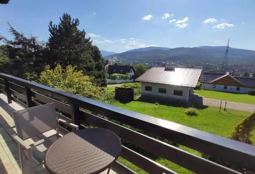 Perhehuone Vuoristonäkymä, Apartamenty Monterska