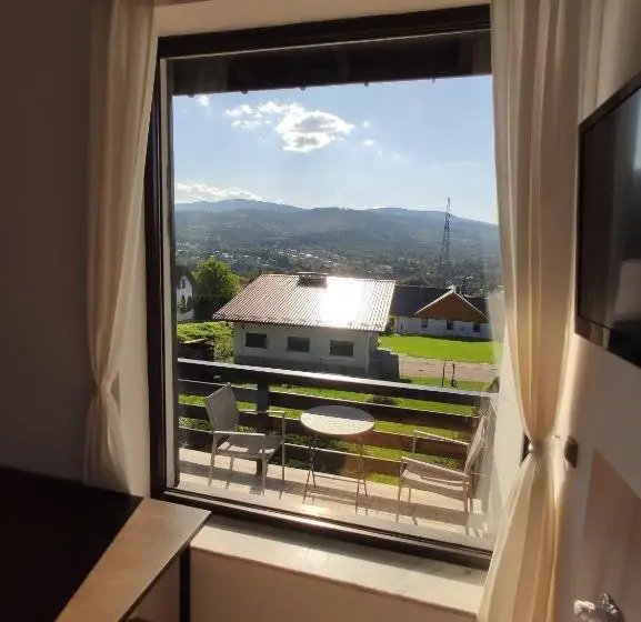 Perhehuone Vuoristonäkymä, Apartamenty Monterska
