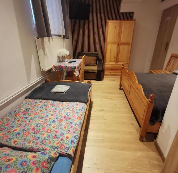 Perhehuone, Noclegi Pod Stodołą