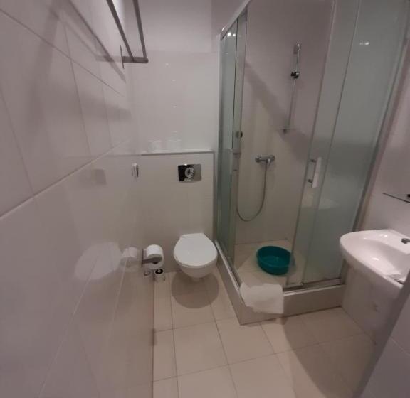 חדר סטנדרט לשלושה עם מרפסת, Ośrodek Wypoczynkowy W Sosnowym Lesie