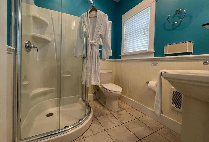 스탠다드 발코니 룸, Lotus Provincetown