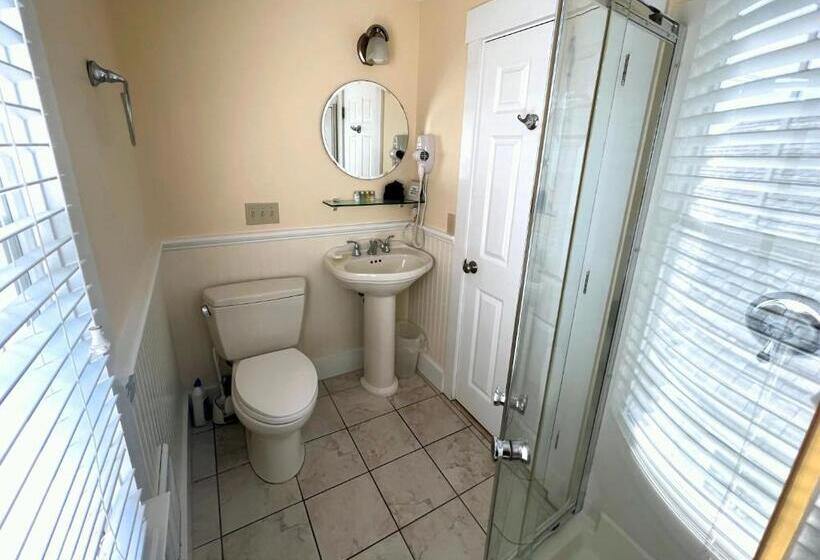 스탠다드 룸 킹사이즈 침대, Lotus Provincetown