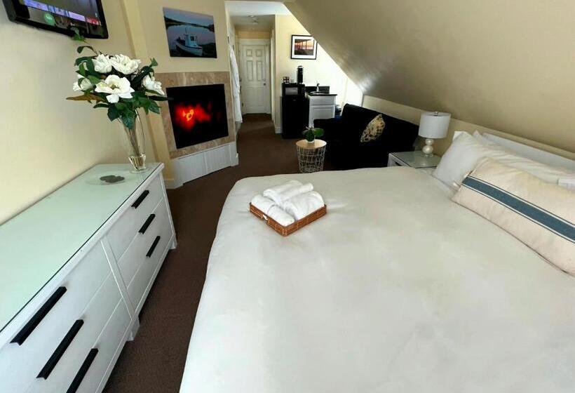 스탠다드 룸 킹사이즈 침대, Lotus Provincetown