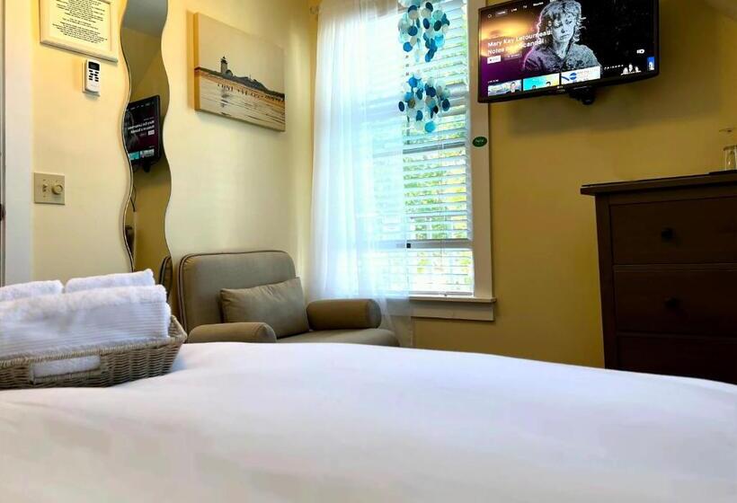 스탠다드 룸 공동 욕실, Lotus Provincetown