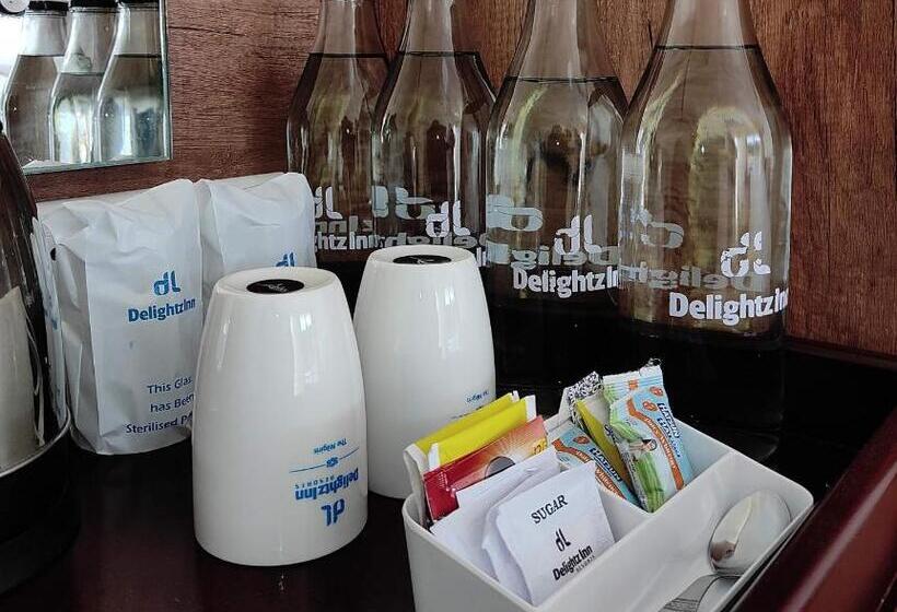 Standard-studio, Delightz Inn