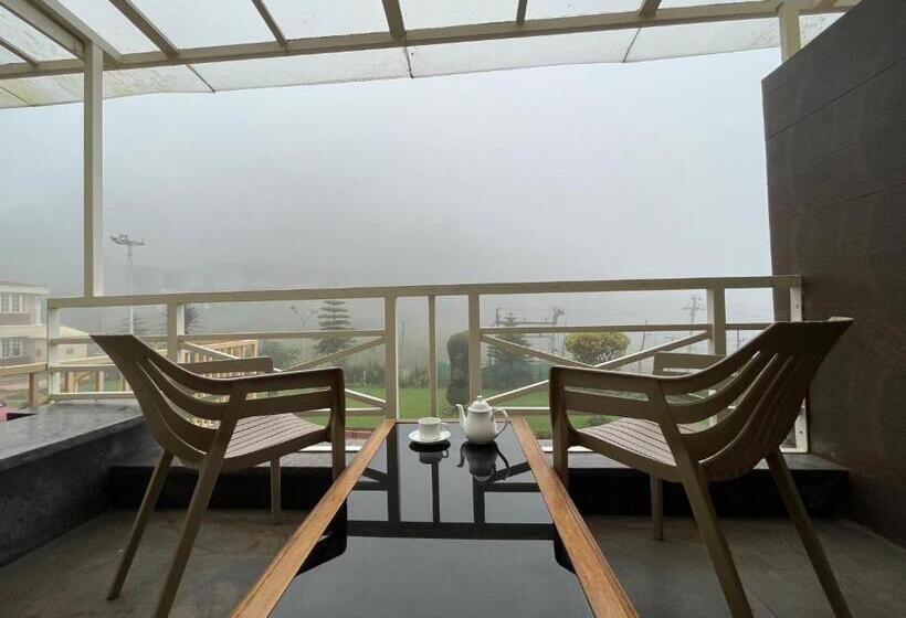 Standard-studio, Delightz Inn