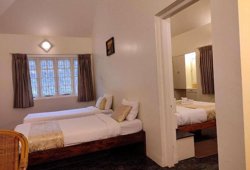 Standard Neljän Hengen Huone, Delightz Inn