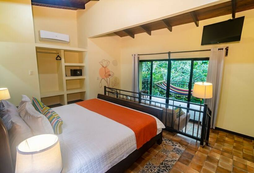 سوئیت جونیور با تخت بزرگ, Rinconcito Lodge