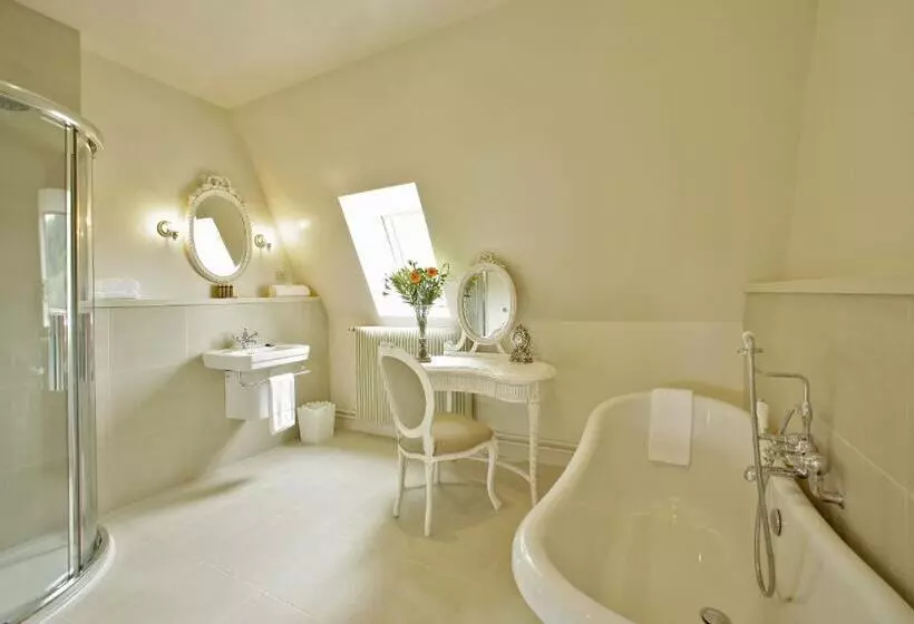 コンフォートルーム, Wyndham Halcyon Resort La Souterraine