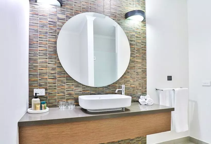 ２ベッドルームアパートメント, Indulge Apartments   Ontario