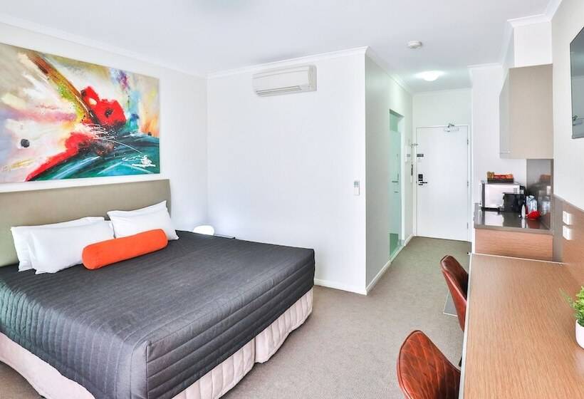 스탠다드 스튜디오, Indulge Apartments   Ontario