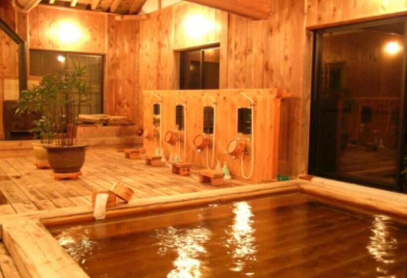 اتاق استاندارد با سرویس بهداشتی مشترک, Hiogiso