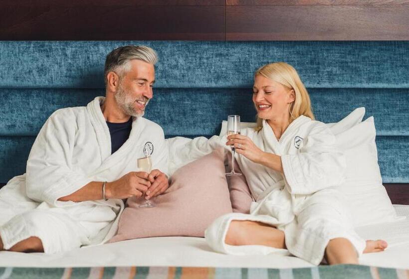 Номер Deluxe Кровать Кинг с Видом, Llanerch Vineyard