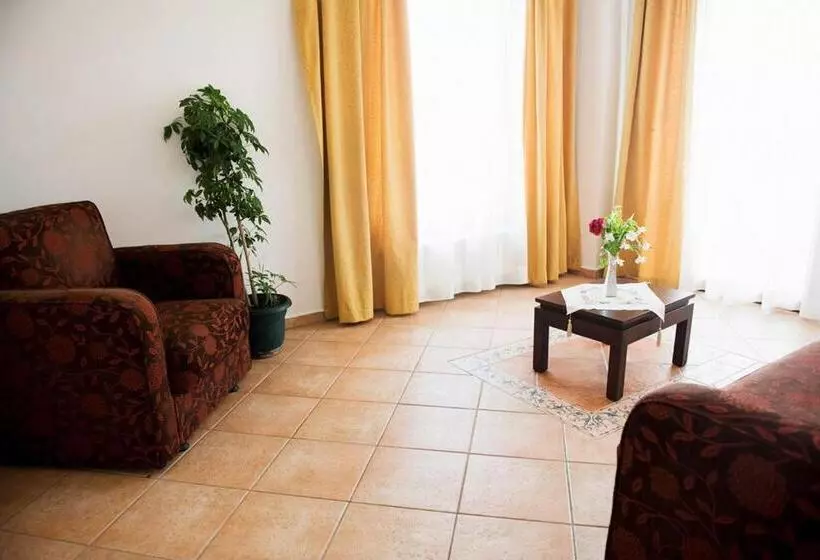 سوییت, Villa Sonata