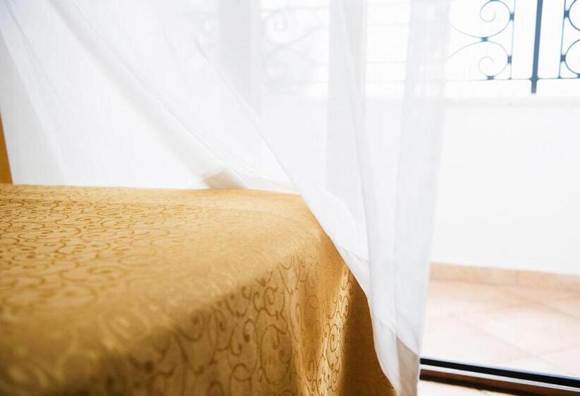 סוויטה דלוקס, Villa Sonata