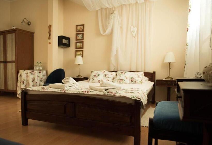 חדר סטנדרט לשלושה, Lodownia