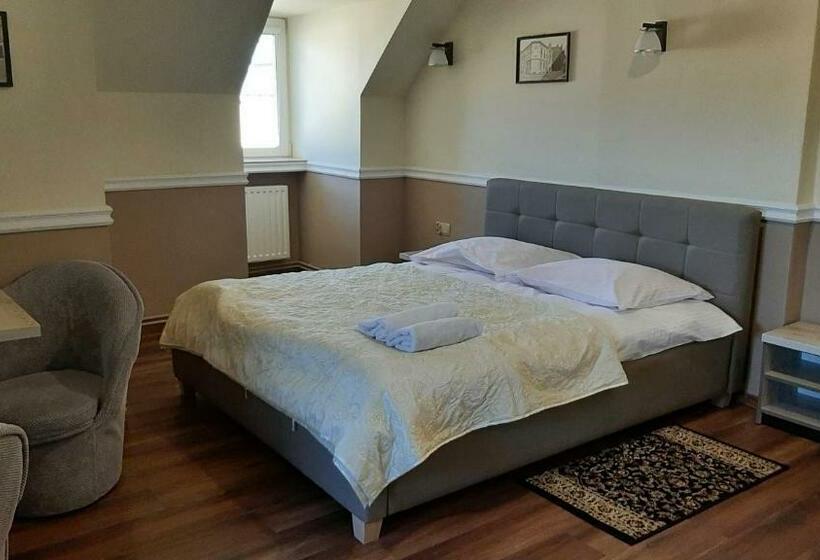 经济房, Sepia Restauracja & Noclegi