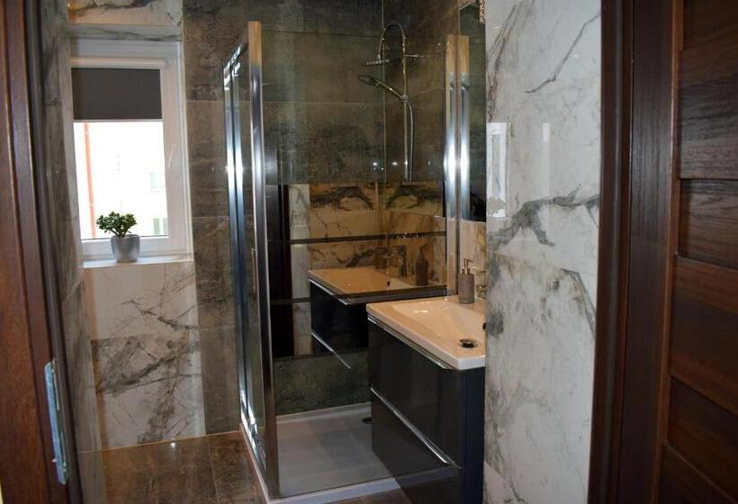 带1个卧室的带阳台的公寓, Sepia Restauracja & Noclegi