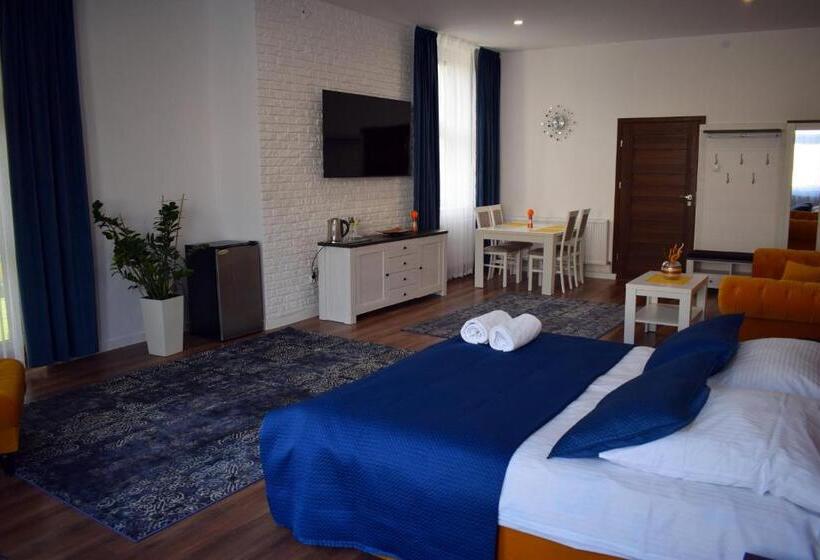 带1个卧室的带阳台的公寓, Sepia Restauracja & Noclegi