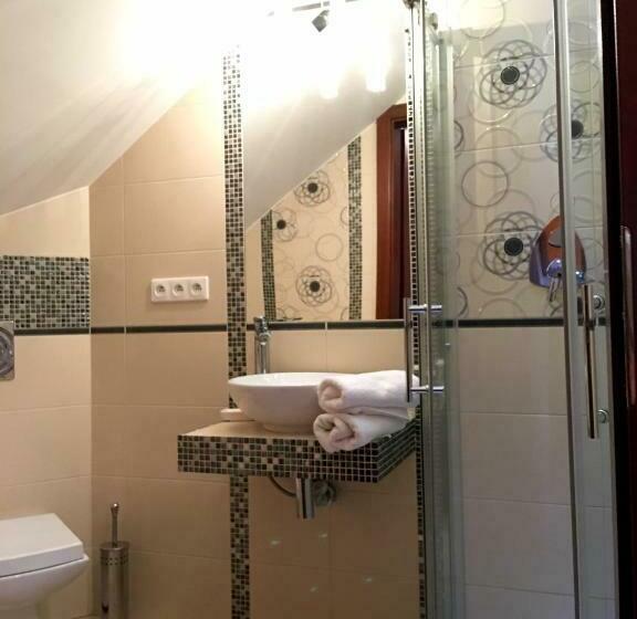 חדר סטנדרט, Dworek W Dawnej Szkole