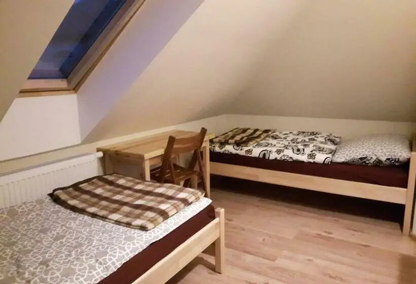 Basic-huone, Ik Pod Różą