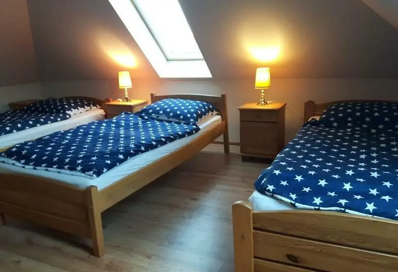 Standard Kolmen Hengen Huone, Ik Pod Różą