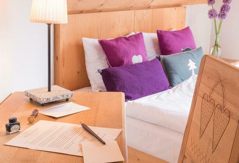 اتاق لوکس با بالکن, Willa Mirwa