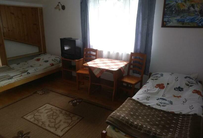 غرفة أساسية ثلاثية, Agroturystyka Stokrotka