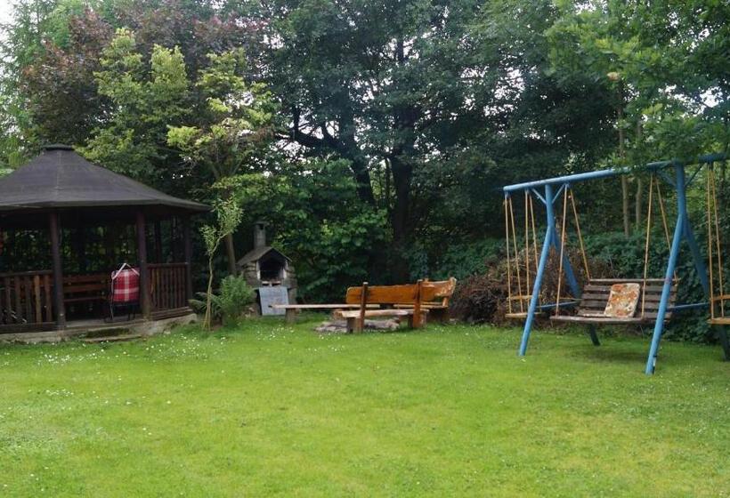 غرفة قياسية ثلاثية مزودة بشرفة, Agroturystyka Stokrotka