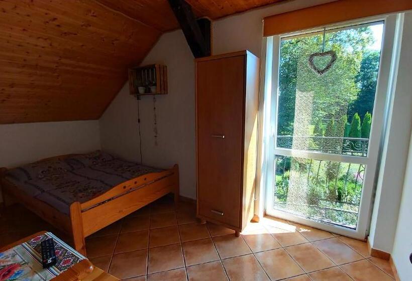 غرفة قياسية مطلّة علي الحديقة, Leśny Dwór Bieszczady   Sauna I Gorąca Balia