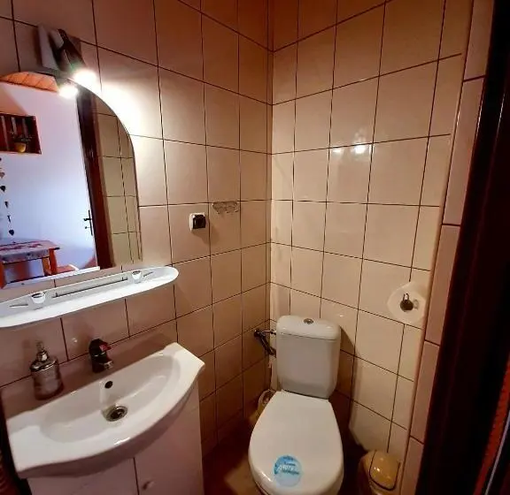 スタンダードトリプルルーム, Leśny Dwór Bieszczady   Sauna I Gorąca Balia