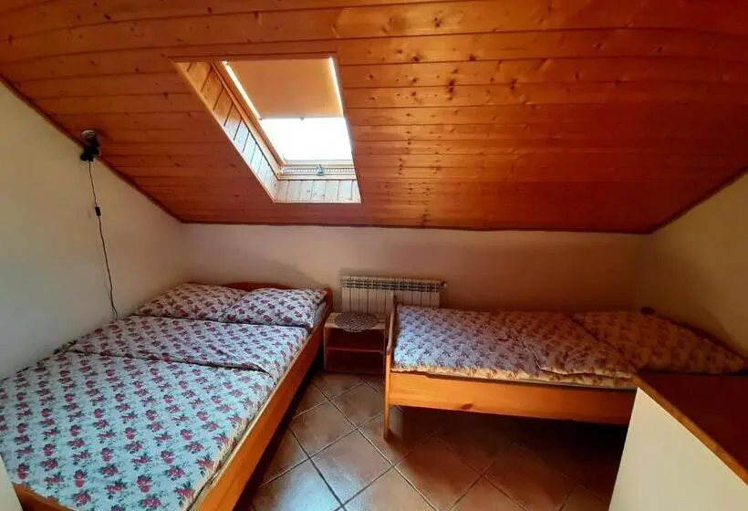 スタンダードトリプルルーム, Leśny Dwór Bieszczady   Sauna I Gorąca Balia