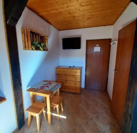 スタンダードトリプルルーム, Leśny Dwór Bieszczady   Sauna I Gorąca Balia