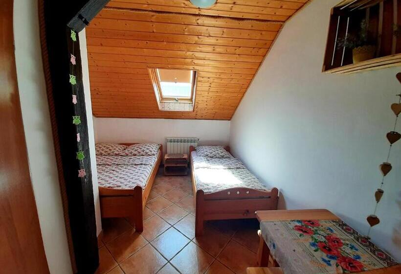 غرفة قياسية ثلاثية, Leśny Dwór Bieszczady   Sauna I Gorąca Balia