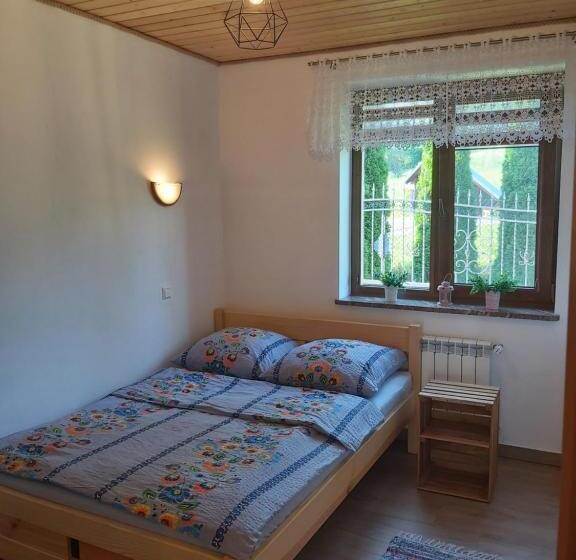 شقة غرفة واحدة مزودة بتراس, Leśny Dwór Bieszczady   Sauna I Gorąca Balia