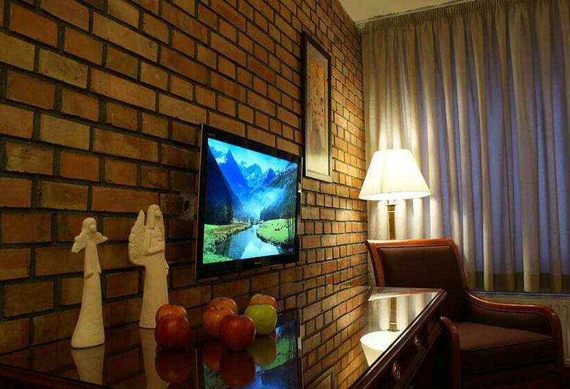 Семейное Студио, Ośrodek Wypoczynkowy Max