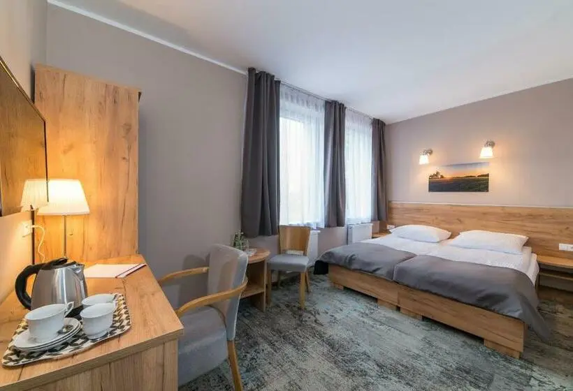 Standard-huone, Pod Jesiotrem