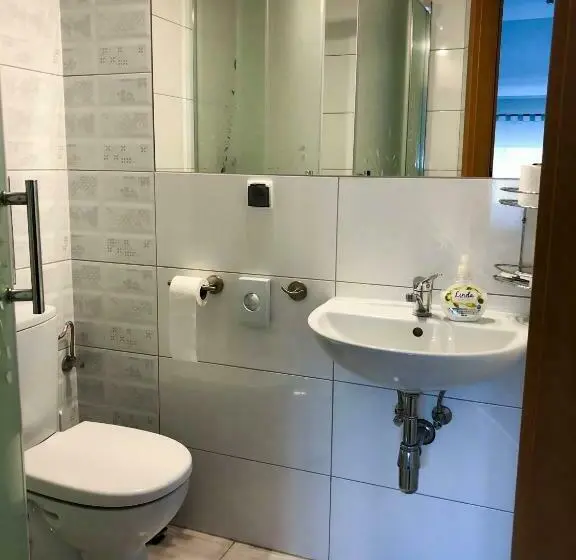 Standard Kolmen Hengen Huone, Motel Orion
