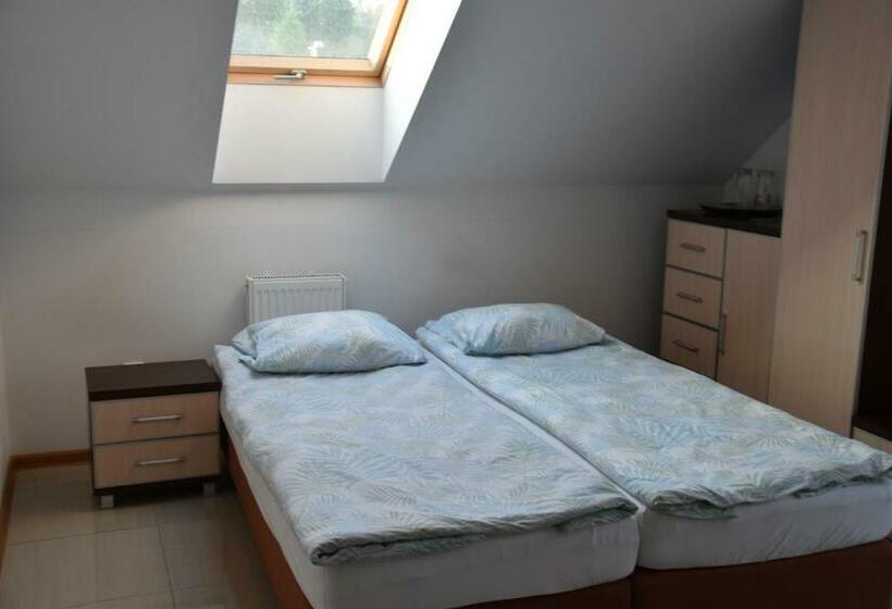 Номер Стандарт, Gościniec Klejnot
