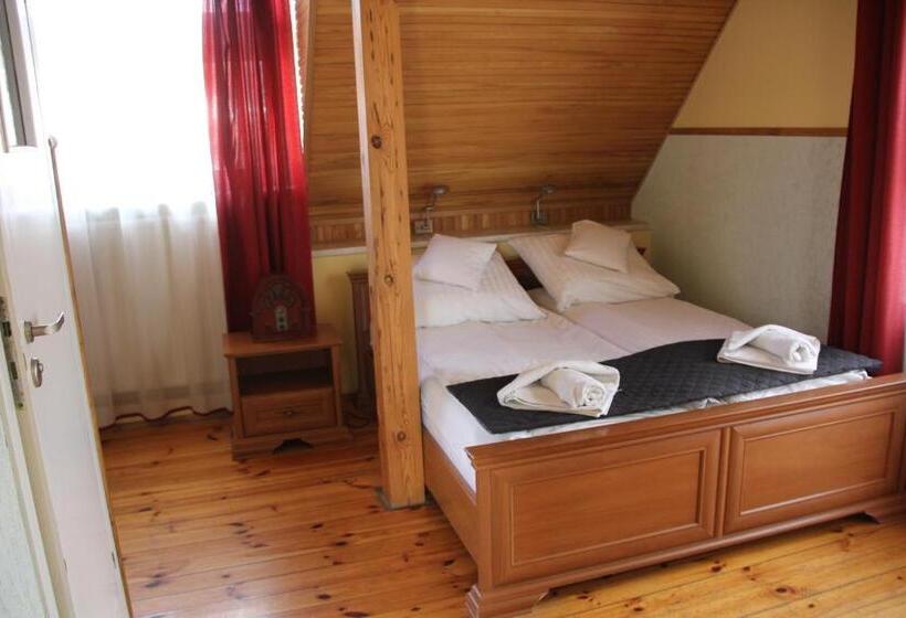 اتاق لوکس با بالکن, Pensjonacik Elmi