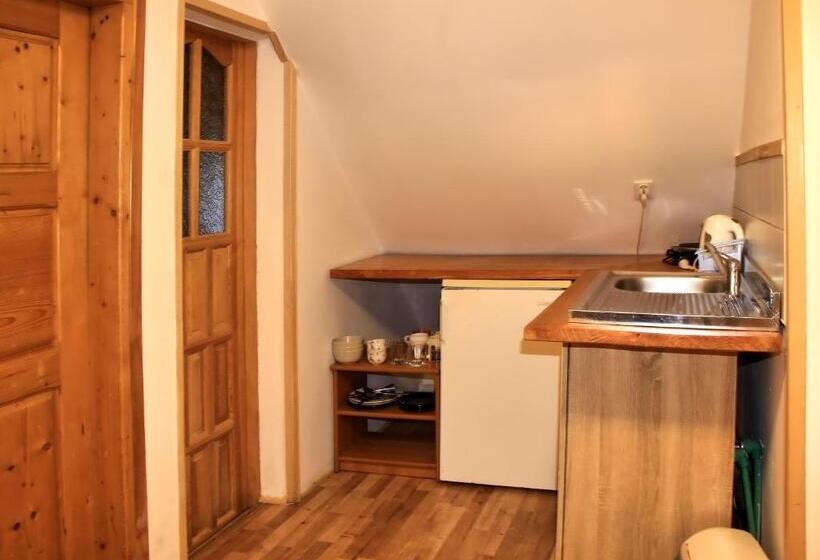 Standard-studio, Camping Pod Krokwią