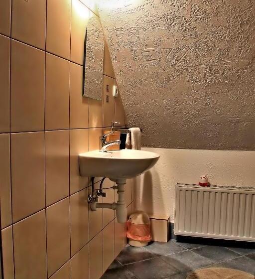 Perhestudio, Camping Pod Krokwią